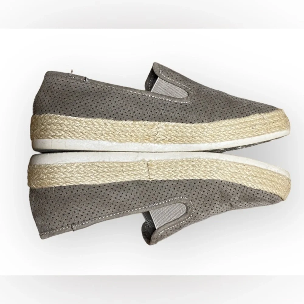 Like new! WOMEN'S ESPRIT EMILIA SLIP-ON SHOES